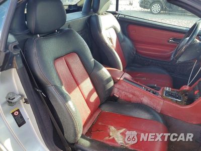 Zdjęcie 10 z 12 samochodu: 2001 MERCEDES-BENZ SLK 320 VIN:WDBKK65F31F209295 - miniatura