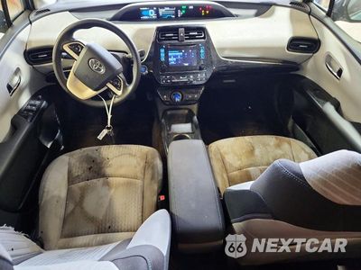 Zdjęcie 8 z 13 samochodu: 2017 TOYOTA PRIUS TWO VIN:JTDKBRFU9H3046454 - miniatura