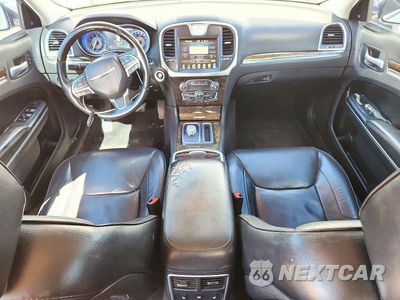 Zdjęcie 8 z 12 samochodu: 2016 CHRYSLER 300C VIN:2C3CCAEG6GH147594 - miniatura