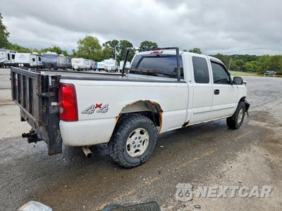 Trzecie zdjęcie samochodu z tyłu: 2003 CHEVROLET SILVERADO K1500 VIN:2GCEK19V831181412 - miniatura