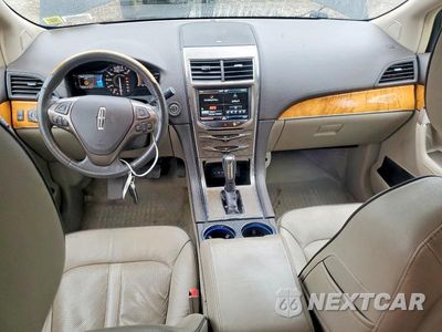 Zdjęcie 8 z 13 samochodu: 2015 LINCOLN MKX VIN:2LMDJ8JK0FBL34713 - miniatura