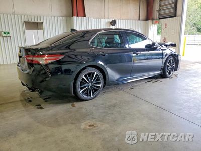 Trzecie zdjęcie samochodu z tyłu: 2018 TOYOTA CAMRY XSE V6 VIN:4T1BZ1HK7JU019368 - miniatura