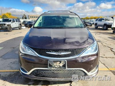 Piąte zdjęcie samochodu w środku: 2017 CHRYSLER PACIFICA TOURING L VIN:2C4RC1BG2HR691774 - miniatura