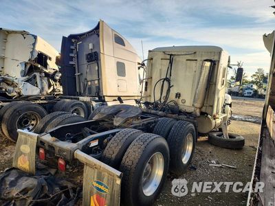 Trzecie zdjęcie samochodu z tyłu: 2018 FREIGHTLINER COLUMBIA 120 SEMI TRUCK VIN:3ALXA7009JDJU3904 - miniatura