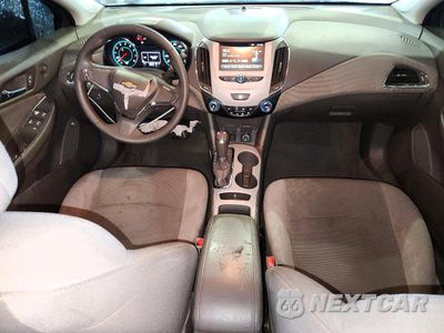 Zdjęcie 8 z 12 samochodu: 2017 CHEVROLET CRUZE LS VIN:1G1BC5SM3H7124613 - miniatura