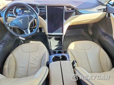 Zdjęcie 8 z 12 samochodu: 2013 TESLA MODEL S VIN:5YJSA1DP2DFP10348 - miniatura