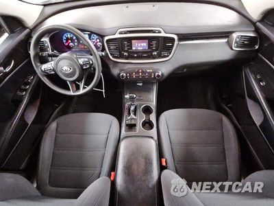 Zdjęcie 8 z 14 samochodu: 2016 KIA SORENTO LX V6 VIN:5XYPG4A53GG011140 - miniatura