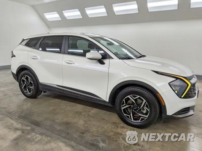 Czwarte zdjęcie samochodu z boku: 2023 KIA SPORTAGE LX VIN:KNDPU3AF9P7118394 - miniatura