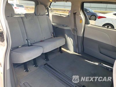 Zdjęcie 11 z 13 samochodu: 2014 TOYOTA SIENNA LE VIN:5TDKK3DC7ES464190 - miniatura