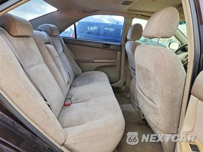 Zdjęcie 10 z 12 samochodu: 2003 TOYOTA CAMRY LE VIN:4T1BE32K83U718897 - miniatura