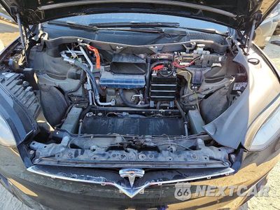 Zdjęcie 12 z 14 samochodu: 2018 TESLA MODEL X VIN:5YJXCBE2XJF089493 - miniatura