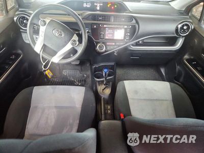 Zdjęcie 8 z 12 samochodu: 2016 TOYOTA PRIUS C THREE VIN:JTDKDTB39G1136895 - miniatura