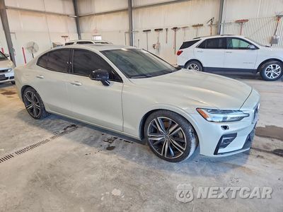 Czwarte zdjęcie samochodu z boku: 2019 VOLVO S60 T6 R-DESIGN VIN:7JRA22TM7KG014000 - miniatura