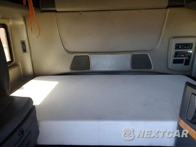 Zdjęcie 10 z 14 samochodu: 2016 INTERNATIONAL LF687 SEMI TRUCK VIN:3HSDJSNR6GN074260 - miniatura