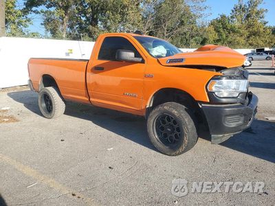 Czwarte zdjęcie samochodu z boku: 2020 RAM 2500 TRADESMAN VIN:3C6MR5AJ6LG120761 - miniatura