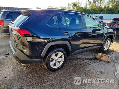 Trzecie zdjęcie samochodu z tyłu: 2019 TOYOTA RAV4 XLE VIN:2T3P1RFV9KW056021 - miniatura