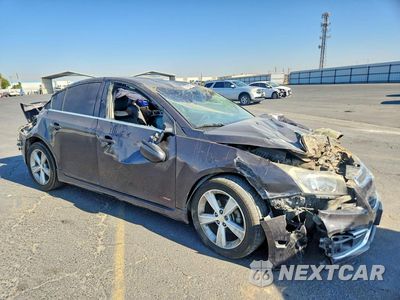 Czwarte zdjęcie samochodu z boku: 2015 CHEVROLET CRUZE LT VIN:1G1PE5SB3F7122758 - miniatura