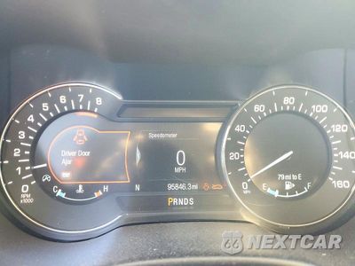 Zdjęcie 9 z 13 samochodu: 2018 LINCOLN MKC PREMIERE VIN:5LMCJ1C97JUL33129 - miniatura