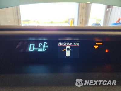 Zdjęcie 9 z 12 samochodu: 2014 TOYOTA PRIUS C FOUR VIN:JTDKDTB38E1073866 - miniatura