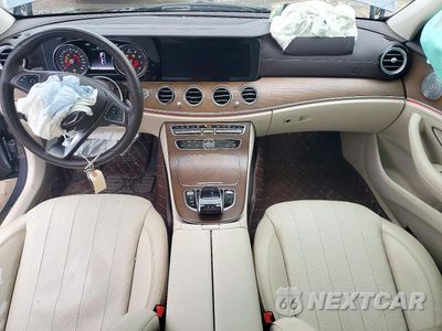Zdjęcie 8 z 12 samochodu: 2018 MERCEDES-BENZ E 300 VIN:WDDZF4JB8JA413928 - miniatura
