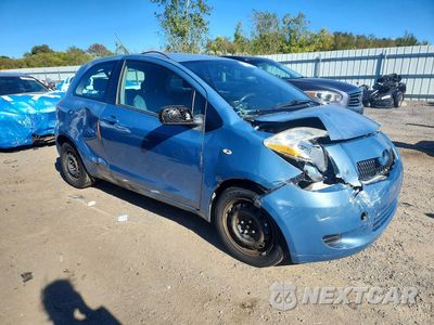 Czwarte zdjęcie samochodu z boku: 2008 TOYOTA YARIS BASE VIN:JTDJT923685163550 - miniatura