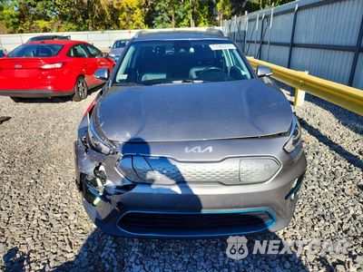 Piąte zdjęcie samochodu w środku: 2022 KIA NIRO EV EX VIN:KNDCC3LG4N5158902 - miniatura