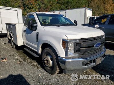 Czwarte zdjęcie samochodu z boku: 2019 FORD F350 SUPER DUTY VIN:1FDRF3G62KEG57546 - miniatura