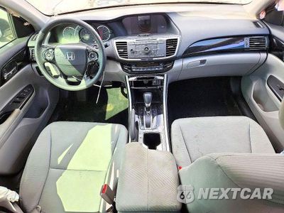 Zdjęcie 8 z 13 samochodu: 2017 HONDA ACCORD LX VIN:1HGCR2F35HA293899 - miniatura