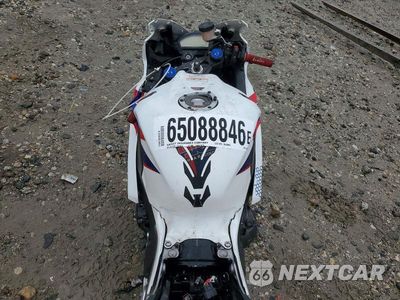 Zdjęcie 6 z 9 samochodu: 2012 HONDA CBR1000 RR VIN:JH2SC5943CK400329 - miniatura