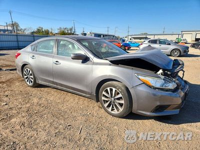 Czwarte zdjęcie samochodu z boku: 2017 NISSAN ALTIMA 2.5 VIN:1N4AL3AP3HN355564 - miniatura