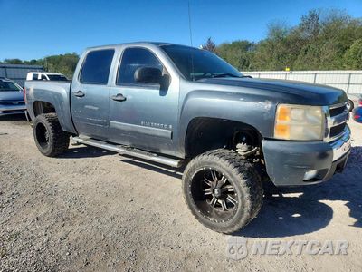 Czwarte zdjęcie samochodu z boku: 2007 CHEVROLET SILVERADO C1500 CREW CAB VIN:2GCEC13C171720964 - miniatura