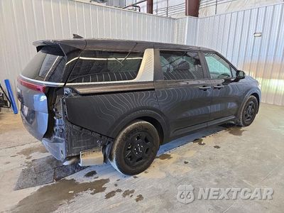 Trzecie zdjęcie samochodu z tyłu: 2026 KIA CARNIVAL LXS VIN:KNDNB5K3XT6586874 - miniatura