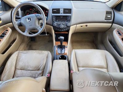 Zdjęcie 8 z 12 samochodu: 2005 HONDA ACCORD EX VIN:1HGCM56865A133568 - miniatura