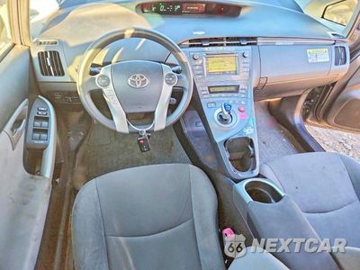 Zdjęcie 8 z 12 samochodu: 2012 TOYOTA PRIUS THREE VIN:JTDKN3DU5C1491737 - miniatura