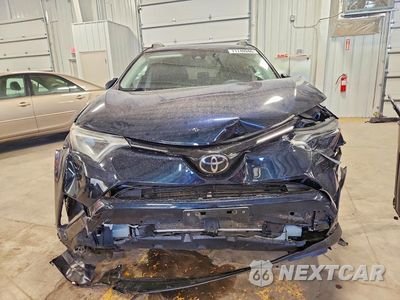 Piąte zdjęcie samochodu w środku: 2018 TOYOTA RAV4 LE VIN:JTMZFREV6JJ734801 - miniatura