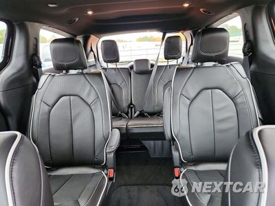 Zdjęcie 10 z 13 samochodu: 2027 CHRYSLER PACIFICA LIMITED VIN:2C4RC1GG7VR608408 - miniatura
