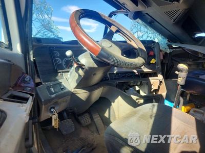 Zdjęcie 8 z 12 samochodu: 2005 FREIGHTLINER COLUMBIA 120 SEMI TRUCK VIN:1FUJA6DE25LN39180 - miniatura