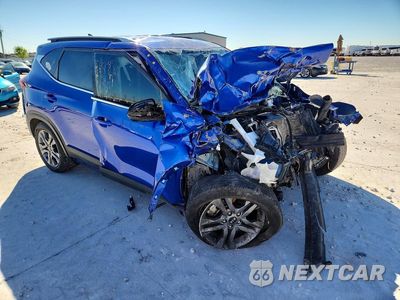 Czwarte zdjęcie samochodu z boku: 2021 KIA SELTOS S VIN:KNDEU2AA3M7106856 - miniatura