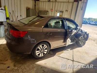 Trzecie zdjęcie samochodu z tyłu: 2013 KIA FORTE EX VIN:KNAFU4A23D5722980 - miniatura