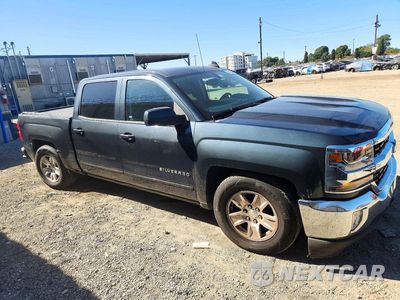 Czwarte zdjęcie samochodu z boku: 2017 CHEVROLET SILVERADO C1500 LT VIN:3GCPCREC6HG435223 - miniatura