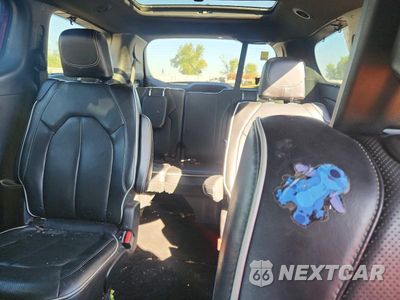 Zdjęcie 10 z 13 samochodu: 2018 CHRYSLER PACIFICA LIMITED VIN:2C4RC1GG0JR321678 - miniatura