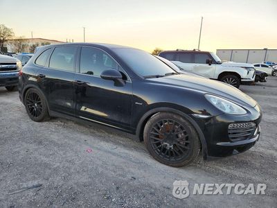Czwarte zdjęcie samochodu z boku: 2014 PORSCHE CAYENNE VIN:WP1AF2A27ELA40952 - miniatura