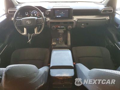 Zdjęcie 8 z 13 samochodu: 2025 TOYOTA 4RUNNER SR5 VIN:JTEVA5BR0S5052659 - miniatura