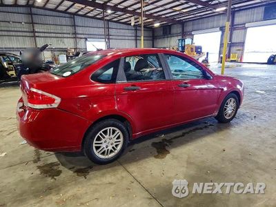 Trzecie zdjęcie samochodu z tyłu: 2010 FORD FOCUS SE VIN:1FAHP3FN5AW222010 - miniatura