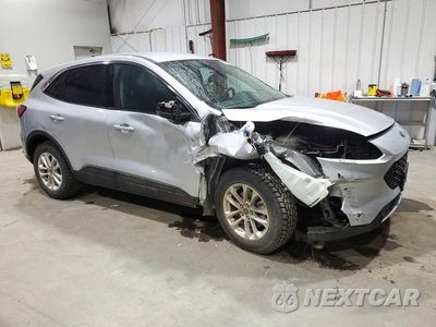 Czwarte zdjęcie samochodu z boku: 2020 FORD ESCAPE SE VIN:1FMCU9G6XLUC63959 - miniatura