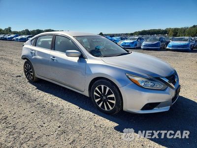 Czwarte zdjęcie samochodu z boku: 2017 NISSAN ALTIMA 2.5 SV VIN:1N4AL3AP7HC143858 - miniatura
