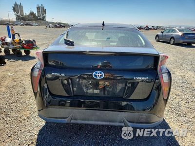 Zdjęcie 6 z 12 samochodu: 2017 TOYOTA PRIUS FOUR TOURING VIN:JTDKARFU1H3530377 - miniatura