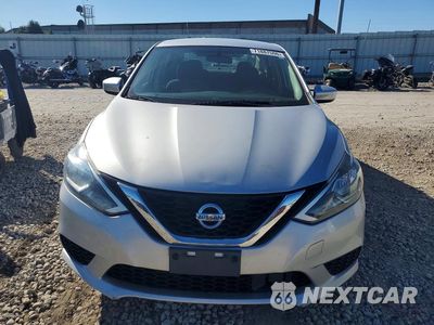 Piąte zdjęcie samochodu w środku: 2018 NISSAN SENTRA S VIN:3N1AB7AP9JY277937 - miniatura