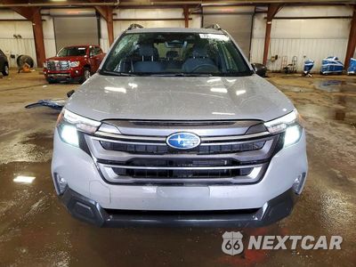 Piąte zdjęcie samochodu w środku: 2025 SUBARU FORESTER PREMIUM VIN:JF2SLDBC3SH563516 - miniatura