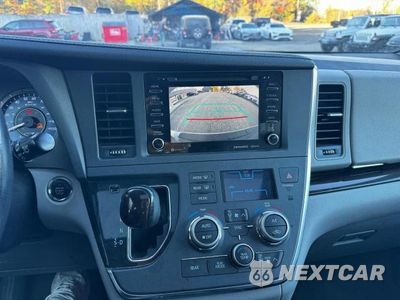 Zdjęcie 14 z 14 samochodu: 2019 TOYOTA SIENNA XLE 7-PASSENGER VIN:5TDDZ3DCXKS227743 - miniatura